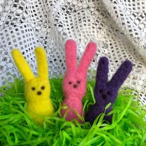 Handmade Needle Felted set of 3 Easter peeps NWT